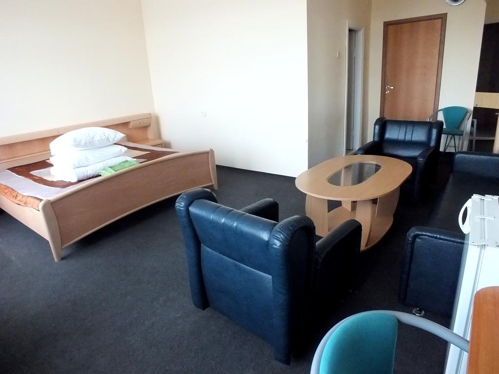 Motelis Jonuciai Garliava Chambre photo